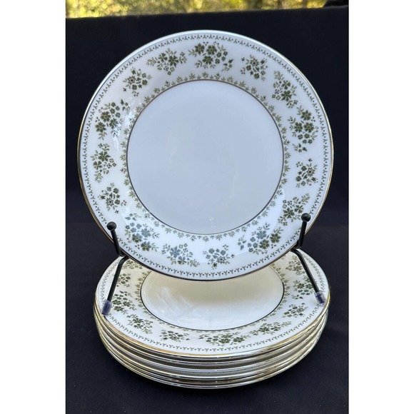 Royal Doulton Dining Royal Doulton Valley Green 7 8 Salad Plates H55 Green Leaf Excellent S1